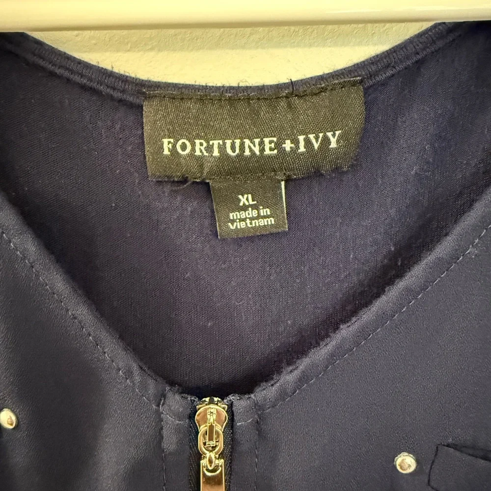 Navy Sleeveless Blouse with Zipper Detail Size XL - Picture 3 of 4